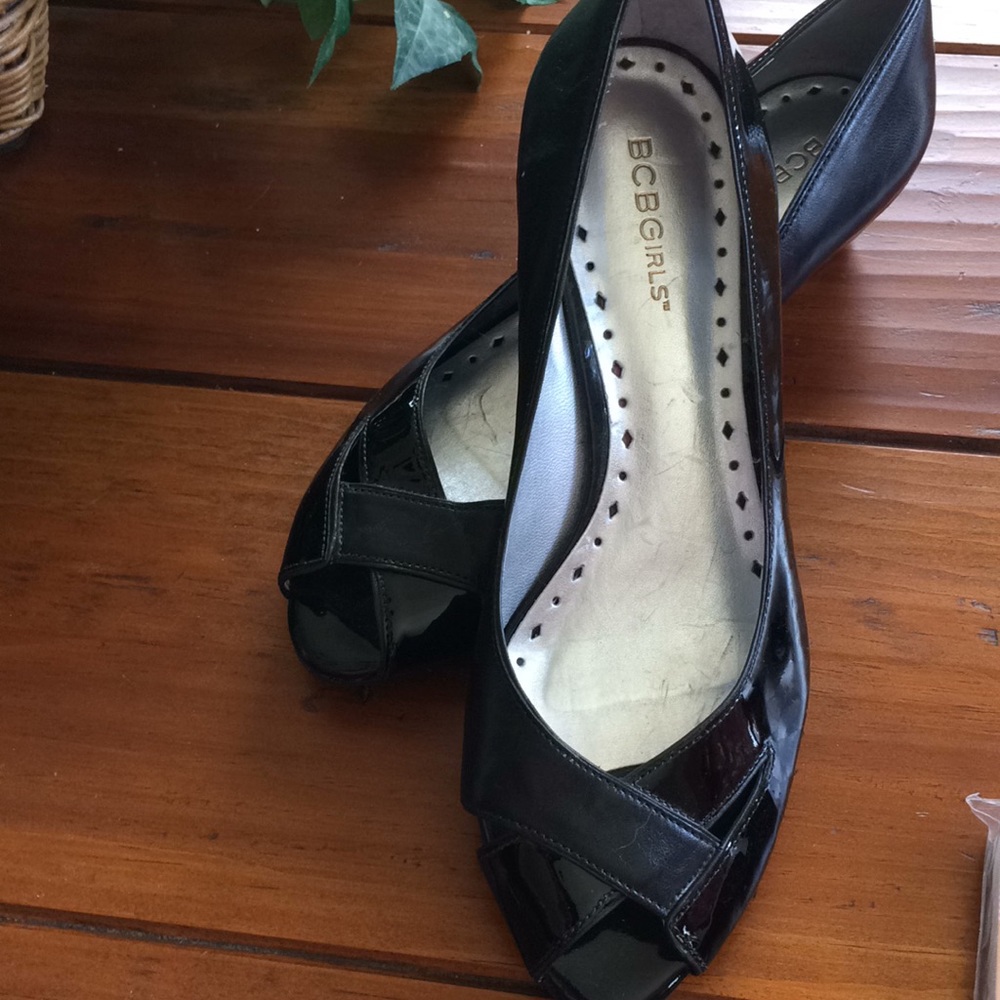 BCBG leather and patented leather black